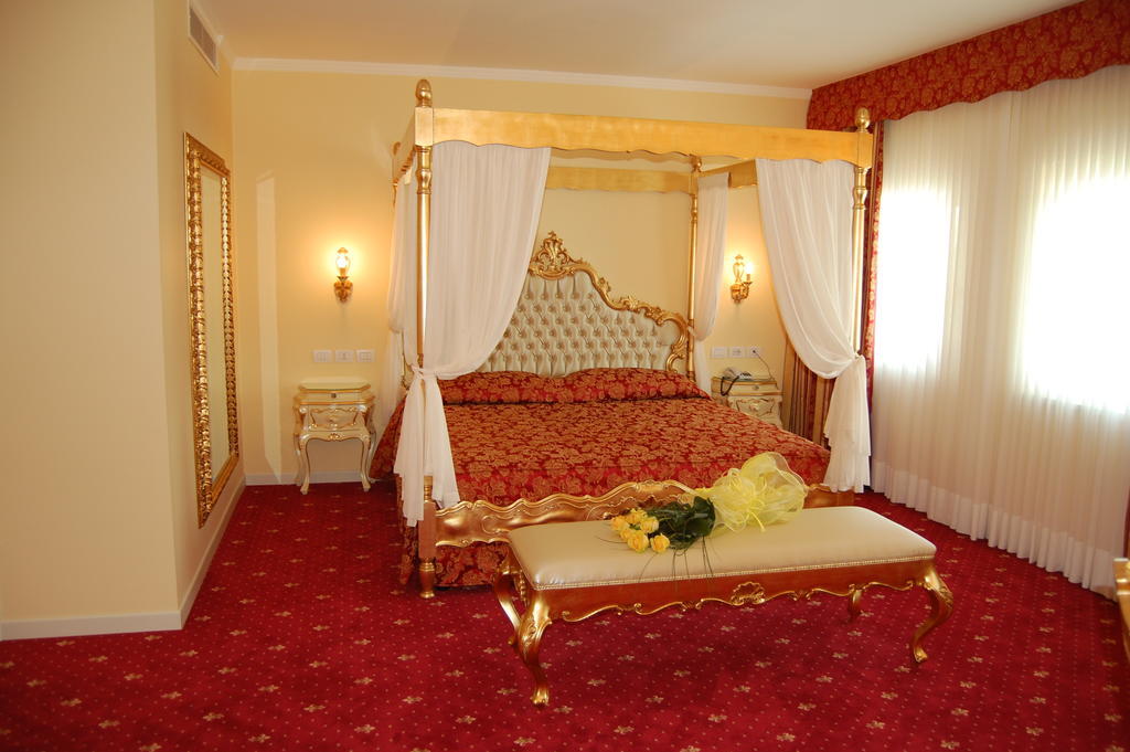 Hotel Motel Gold Calcinate Kamer foto