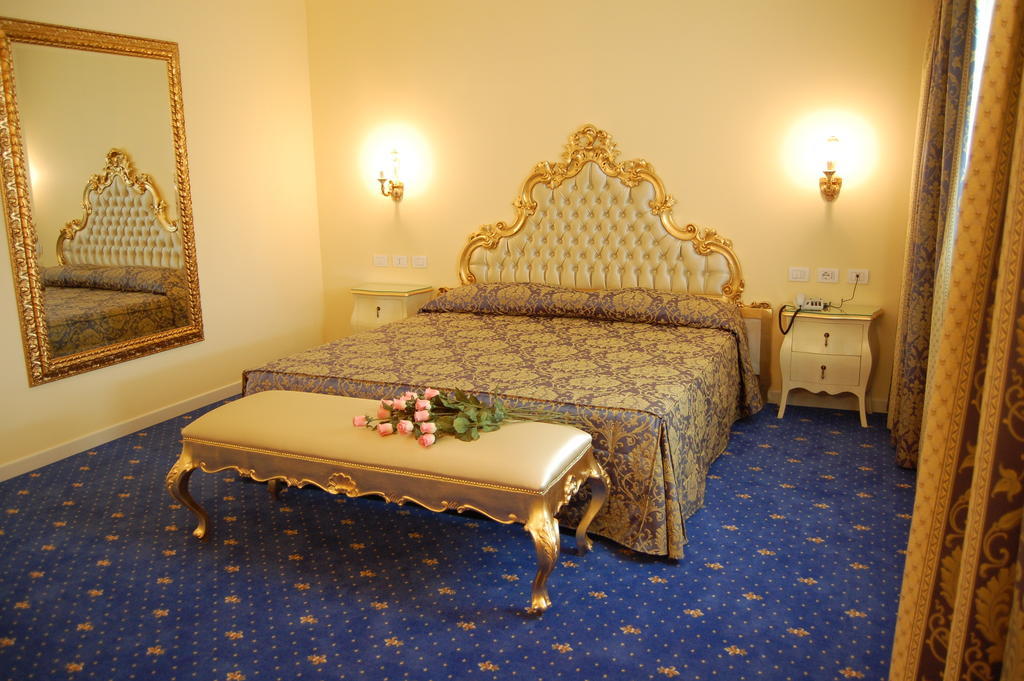 Hotel Motel Gold Calcinate Kamer foto