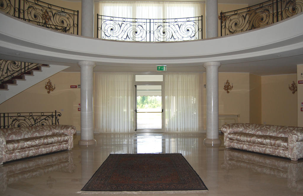 Hotel Motel Gold Calcinate Buitenkant foto