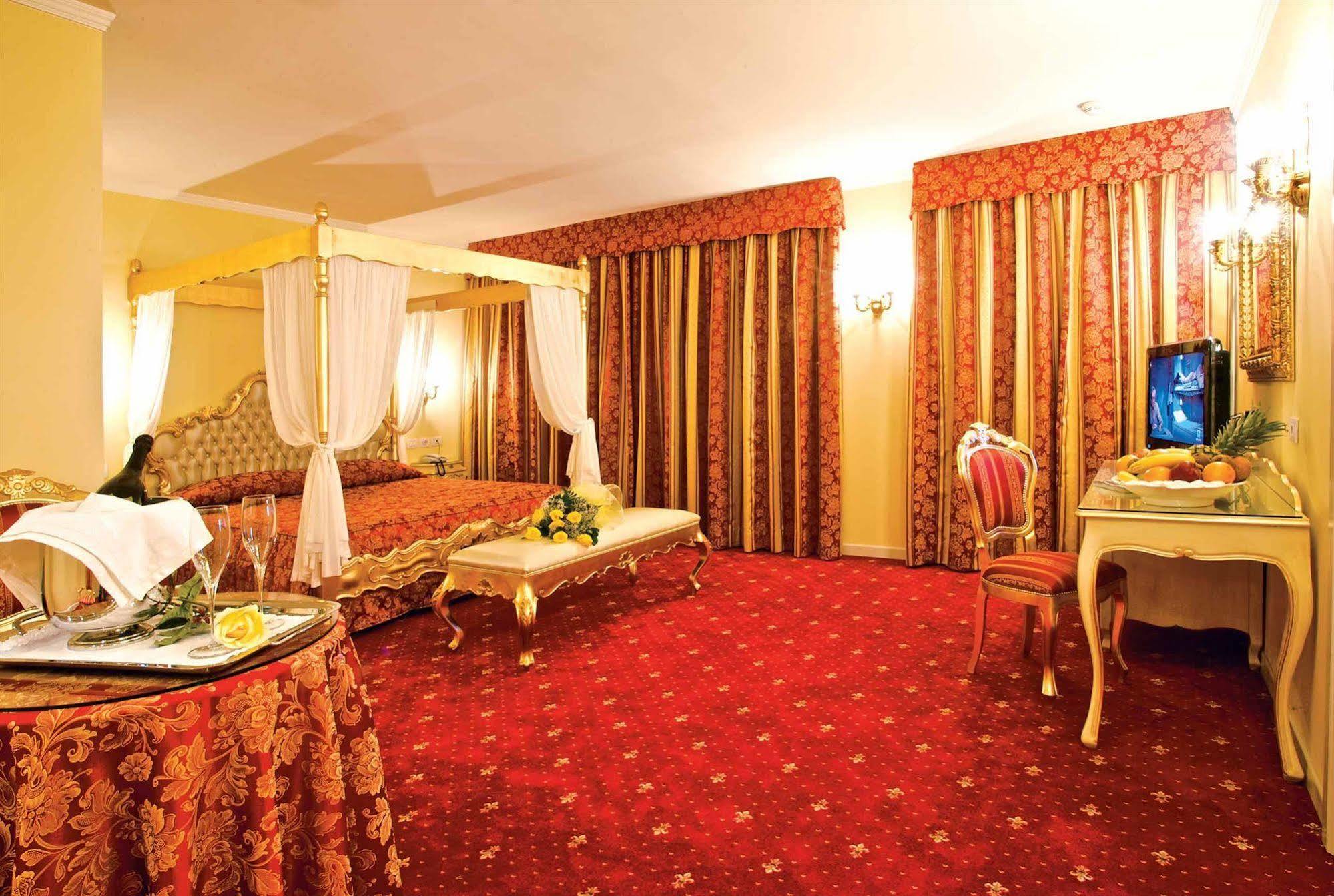 Hotel Motel Gold Calcinate Buitenkant foto